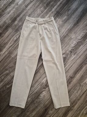 Uniqlo Women's Dress Pants in Light Beige XS